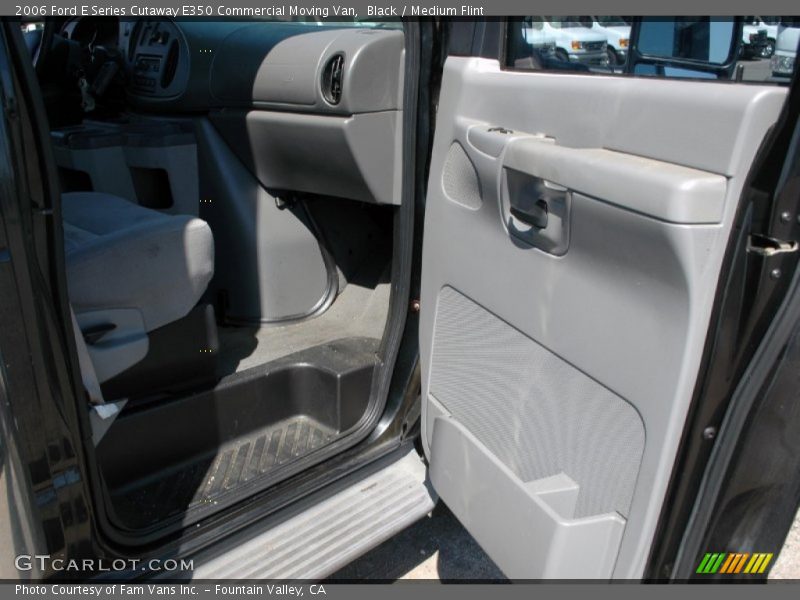 Black / Medium Flint 2006 Ford E Series Cutaway E350 Commercial Moving Van