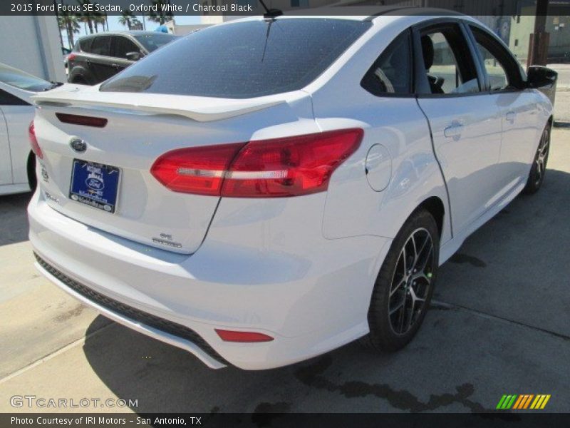 Oxford White / Charcoal Black 2015 Ford Focus SE Sedan