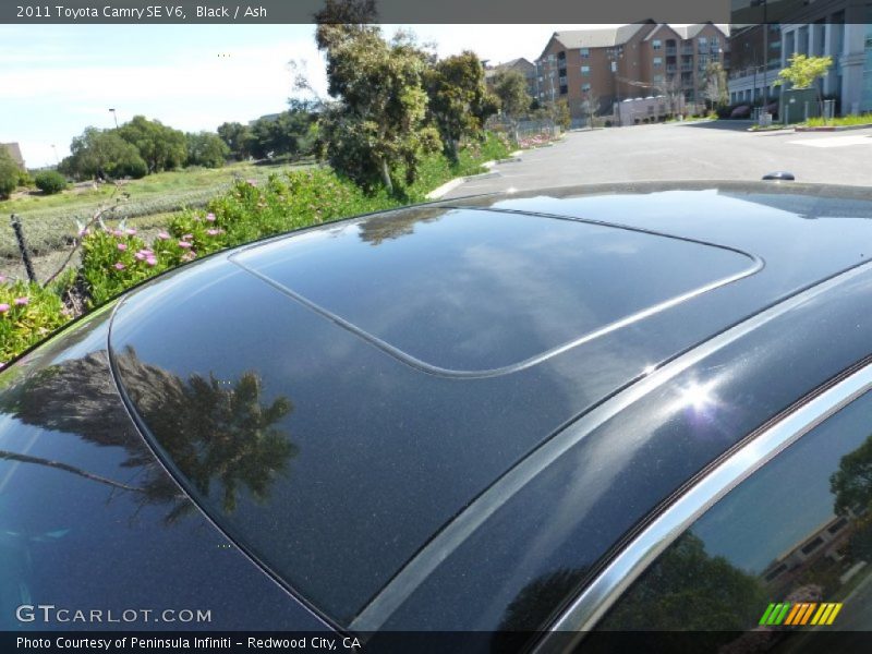 Black / Ash 2011 Toyota Camry SE V6
