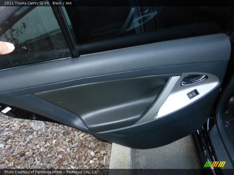 Black / Ash 2011 Toyota Camry SE V6