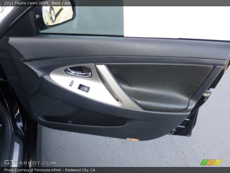 Black / Ash 2011 Toyota Camry SE V6