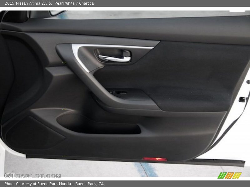 Pearl White / Charcoal 2015 Nissan Altima 2.5 S