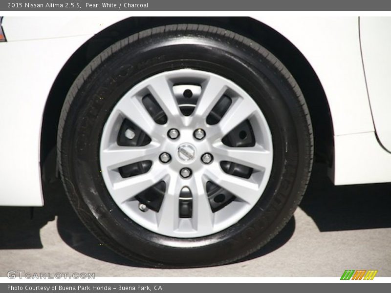 Pearl White / Charcoal 2015 Nissan Altima 2.5 S