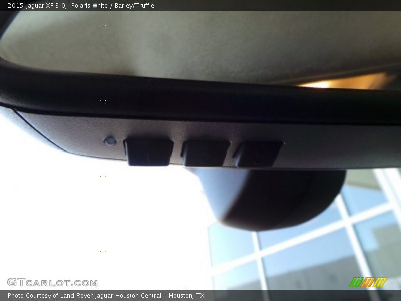 Polaris White / Barley/Truffle 2015 Jaguar XF 3.0