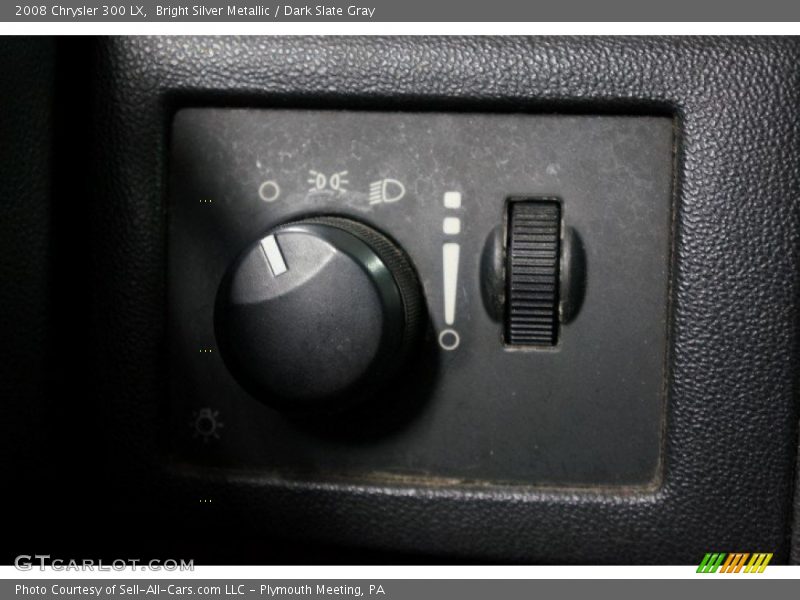 Bright Silver Metallic / Dark Slate Gray 2008 Chrysler 300 LX
