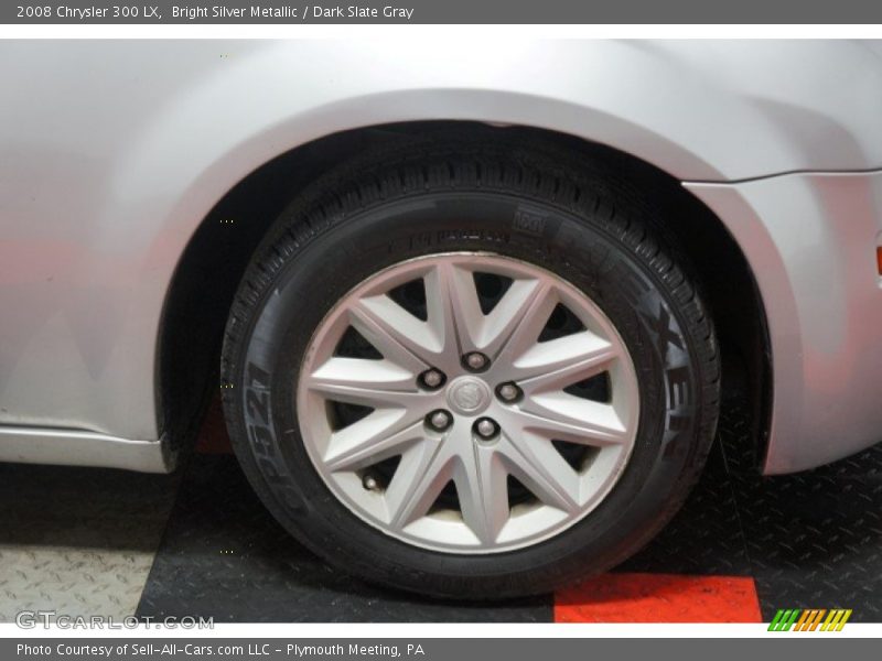 Bright Silver Metallic / Dark Slate Gray 2008 Chrysler 300 LX
