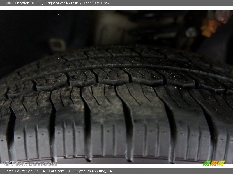 Bright Silver Metallic / Dark Slate Gray 2008 Chrysler 300 LX