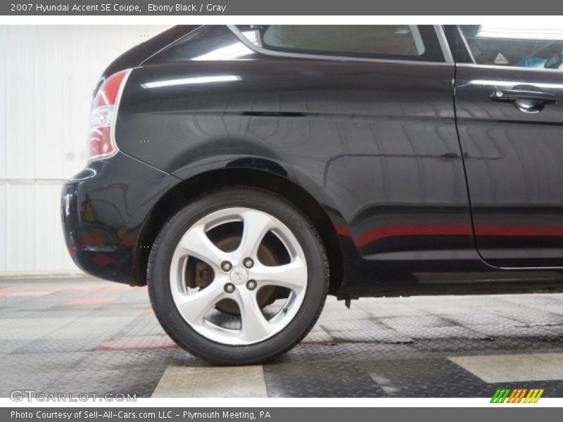 Ebony Black / Gray 2007 Hyundai Accent SE Coupe