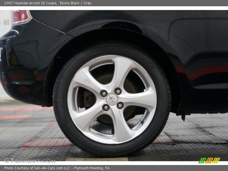 Ebony Black / Gray 2007 Hyundai Accent SE Coupe