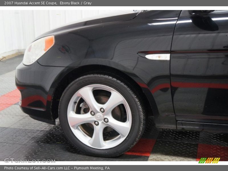 Ebony Black / Gray 2007 Hyundai Accent SE Coupe