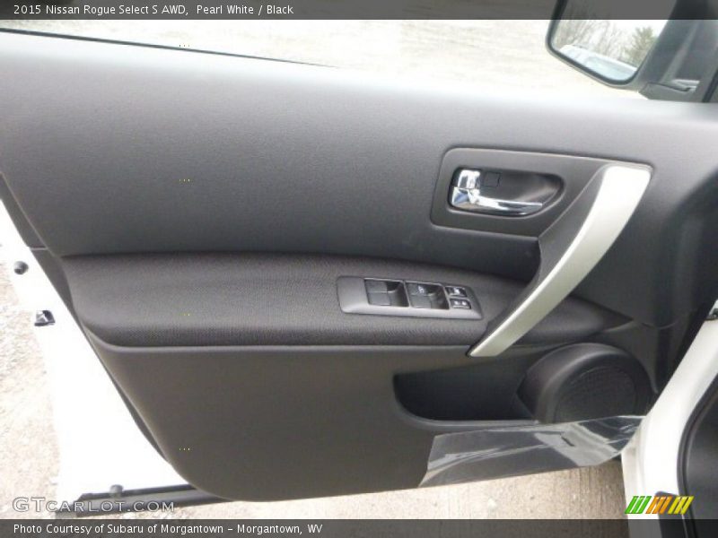 Pearl White / Black 2015 Nissan Rogue Select S AWD