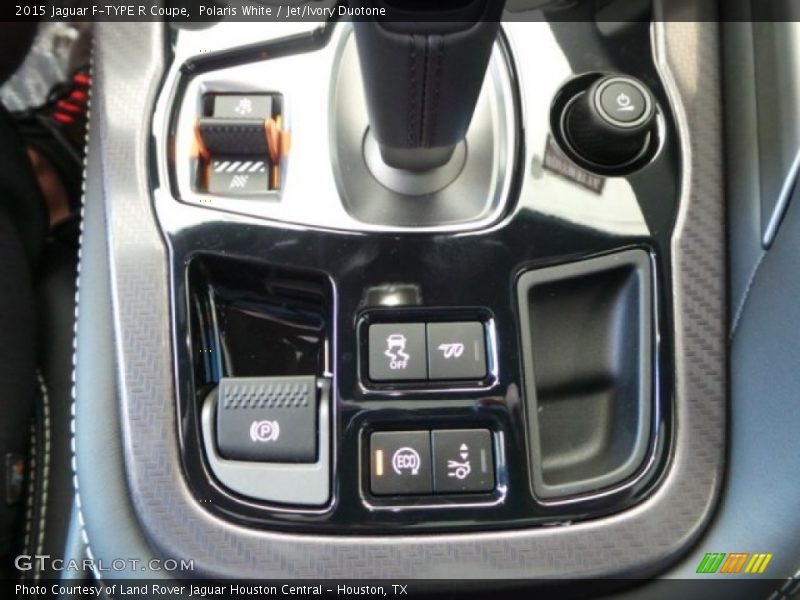 Controls of 2015 F-TYPE R Coupe