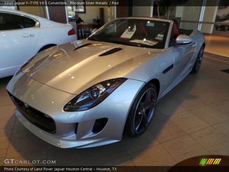 Front 3/4 View of 2015 F-TYPE V8 S Convertible