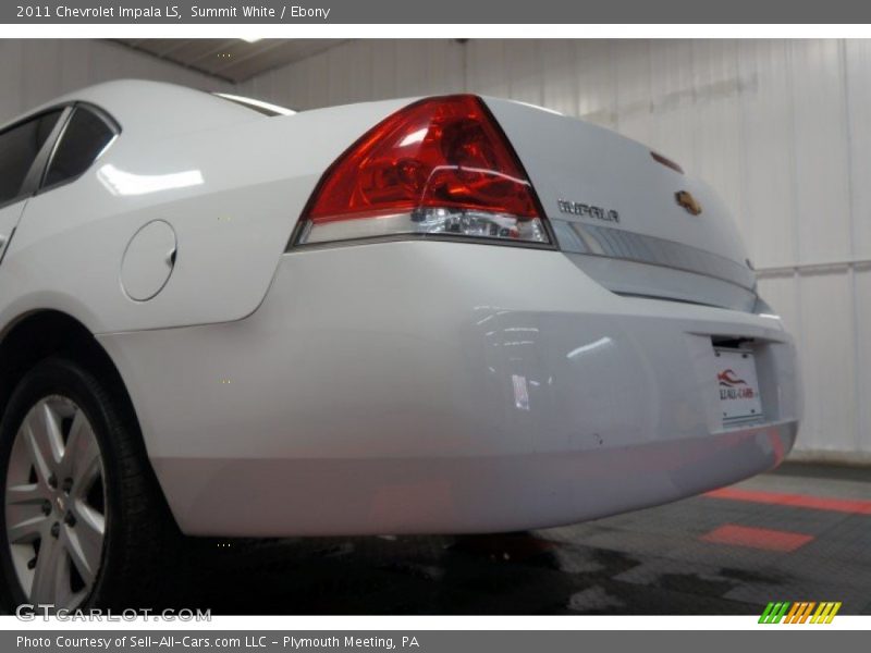 Summit White / Ebony 2011 Chevrolet Impala LS