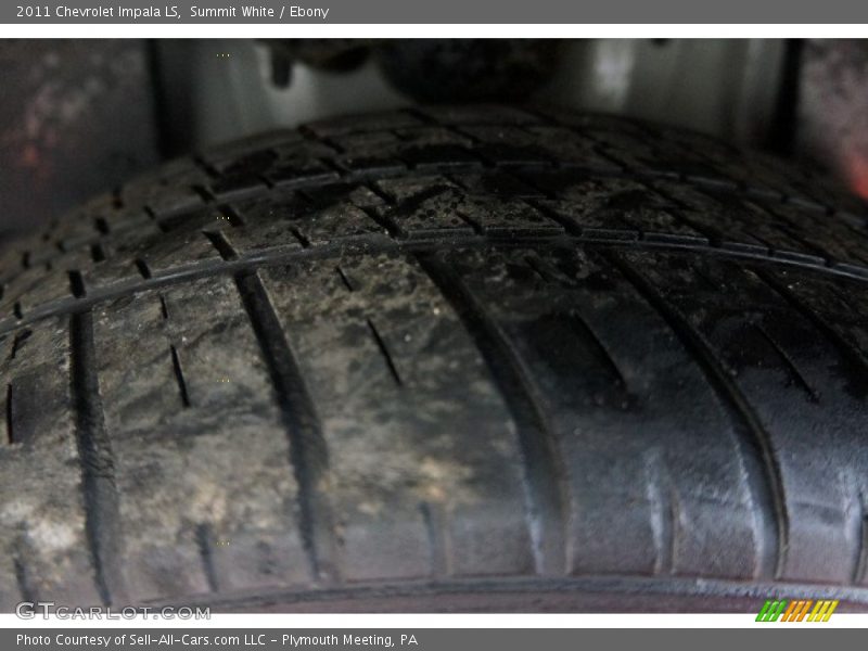 Summit White / Ebony 2011 Chevrolet Impala LS