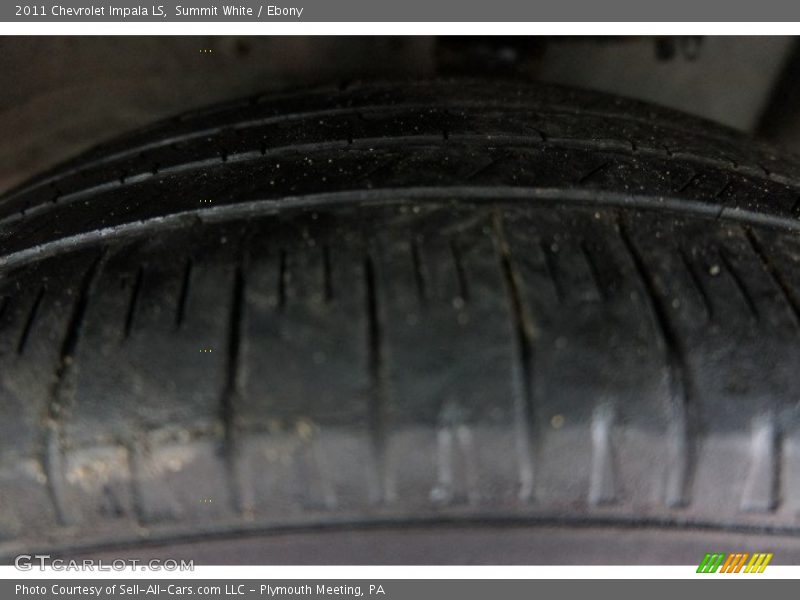 Summit White / Ebony 2011 Chevrolet Impala LS