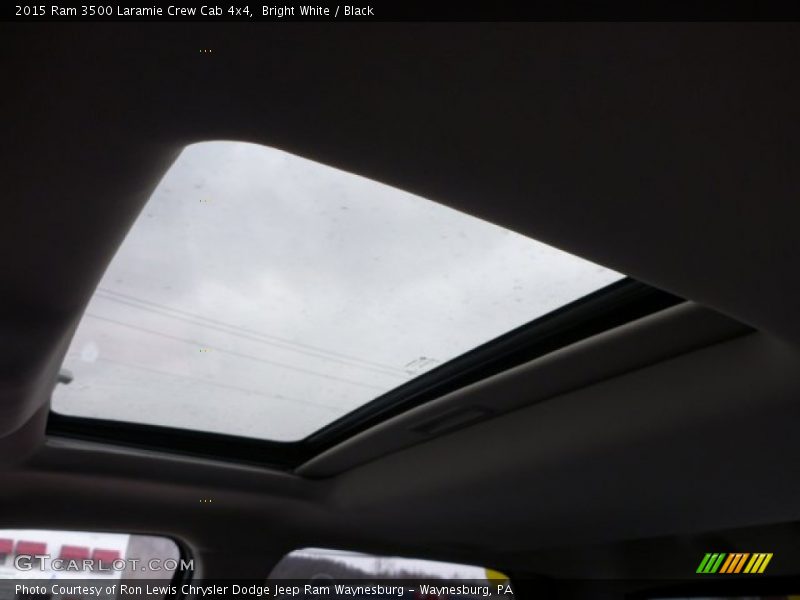 Bright White / Black 2015 Ram 3500 Laramie Crew Cab 4x4
