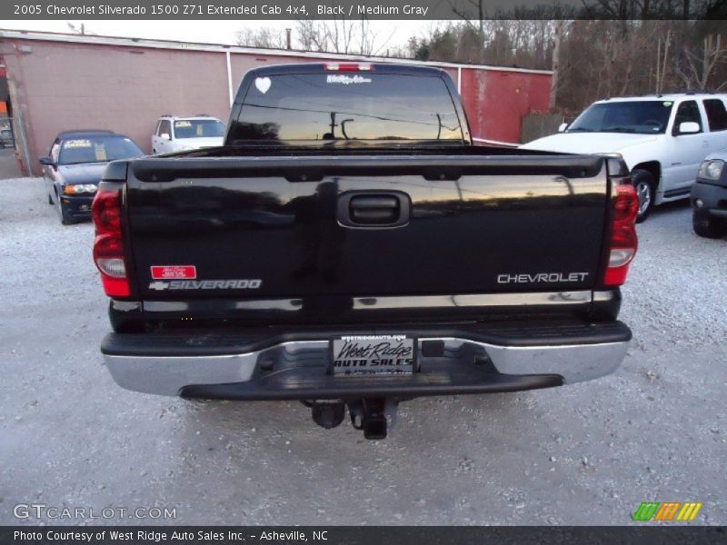 Black / Medium Gray 2005 Chevrolet Silverado 1500 Z71 Extended Cab 4x4