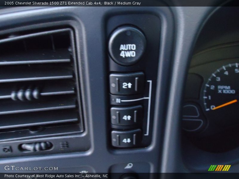 Black / Medium Gray 2005 Chevrolet Silverado 1500 Z71 Extended Cab 4x4