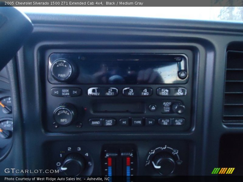Black / Medium Gray 2005 Chevrolet Silverado 1500 Z71 Extended Cab 4x4