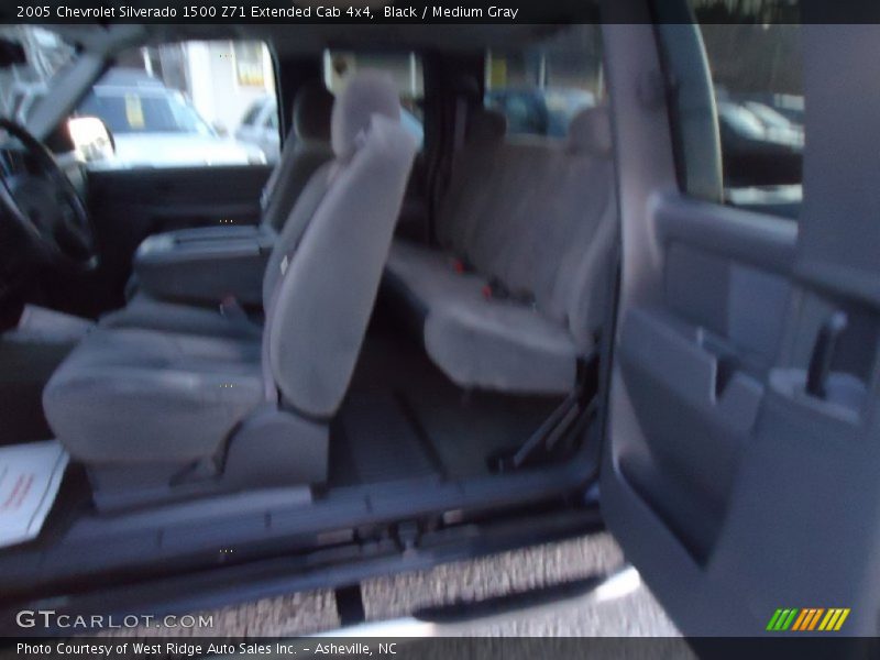 Black / Medium Gray 2005 Chevrolet Silverado 1500 Z71 Extended Cab 4x4