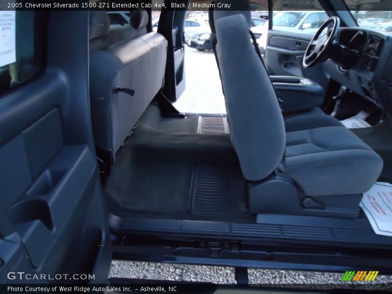 Black / Medium Gray 2005 Chevrolet Silverado 1500 Z71 Extended Cab 4x4