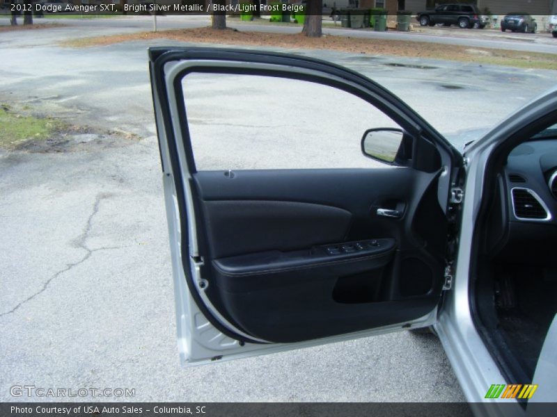 Bright Silver Metallic / Black/Light Frost Beige 2012 Dodge Avenger SXT