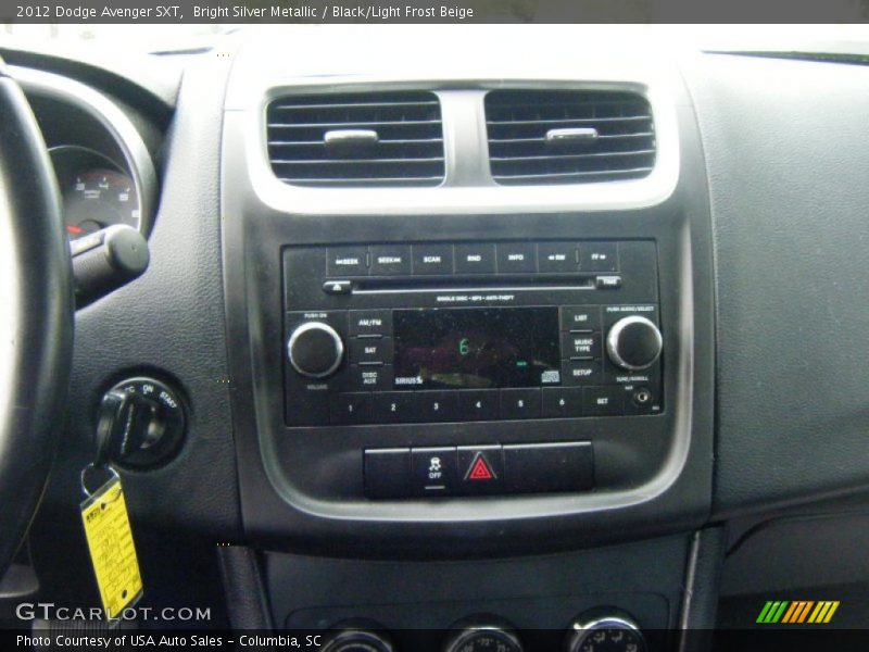 Bright Silver Metallic / Black/Light Frost Beige 2012 Dodge Avenger SXT