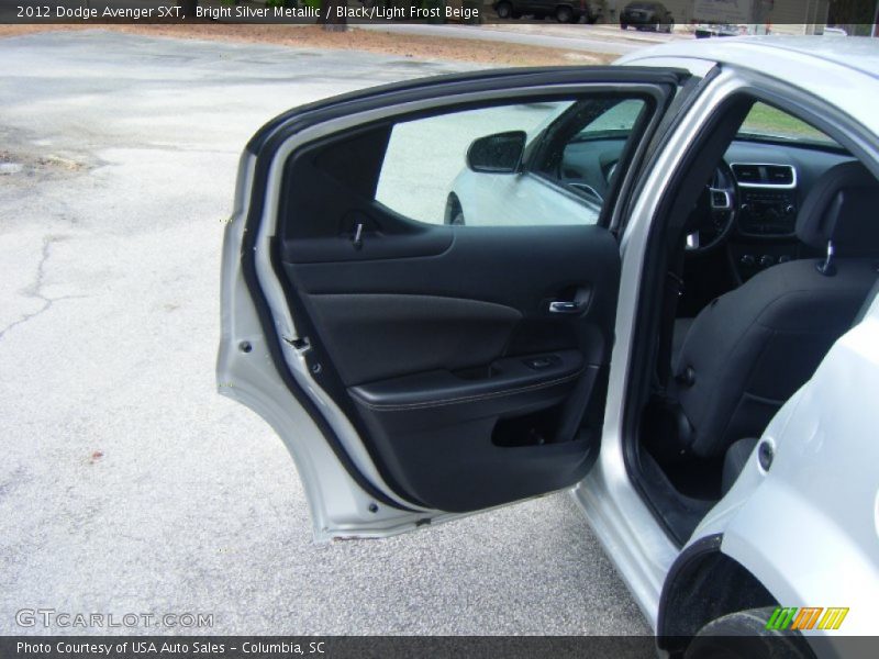 Bright Silver Metallic / Black/Light Frost Beige 2012 Dodge Avenger SXT