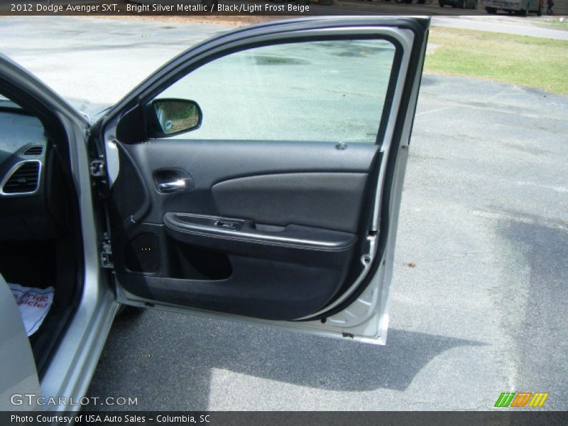 Bright Silver Metallic / Black/Light Frost Beige 2012 Dodge Avenger SXT