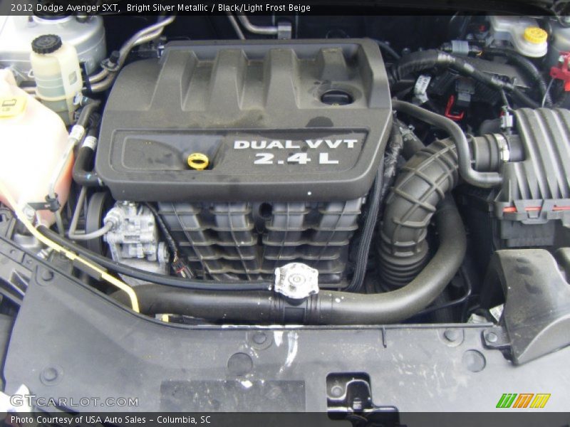 Bright Silver Metallic / Black/Light Frost Beige 2012 Dodge Avenger SXT