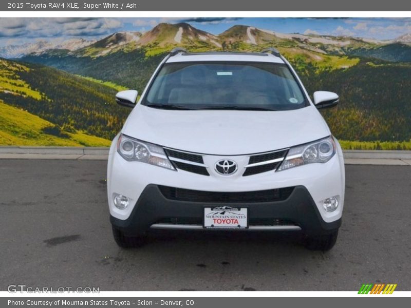 Super White / Ash 2015 Toyota RAV4 XLE