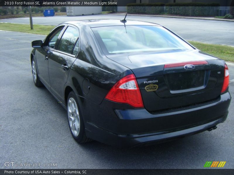 Atlantis Green Metallic / Medium Light Stone 2010 Ford Fusion SE
