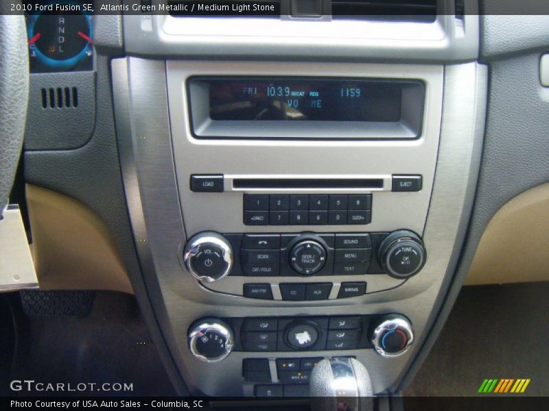 Atlantis Green Metallic / Medium Light Stone 2010 Ford Fusion SE