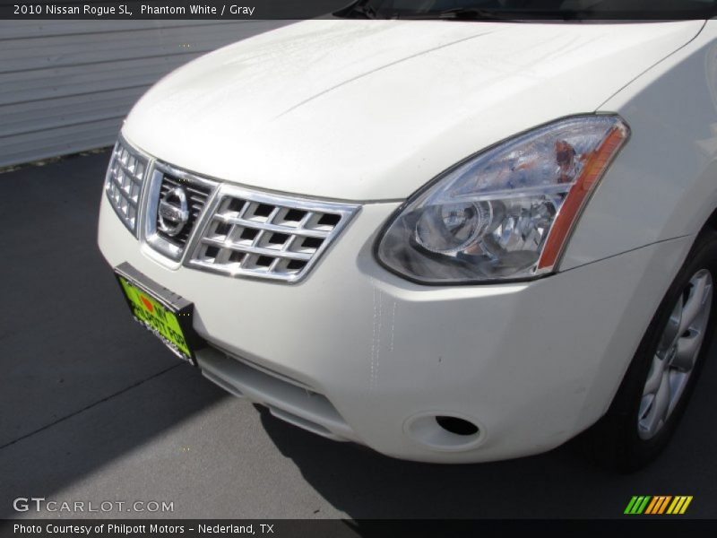 Phantom White / Gray 2010 Nissan Rogue SL