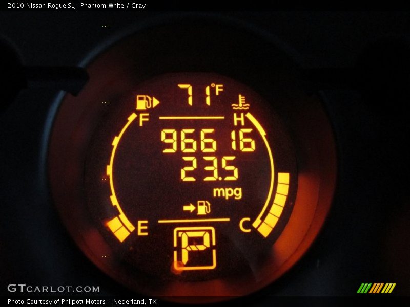 Phantom White / Gray 2010 Nissan Rogue SL