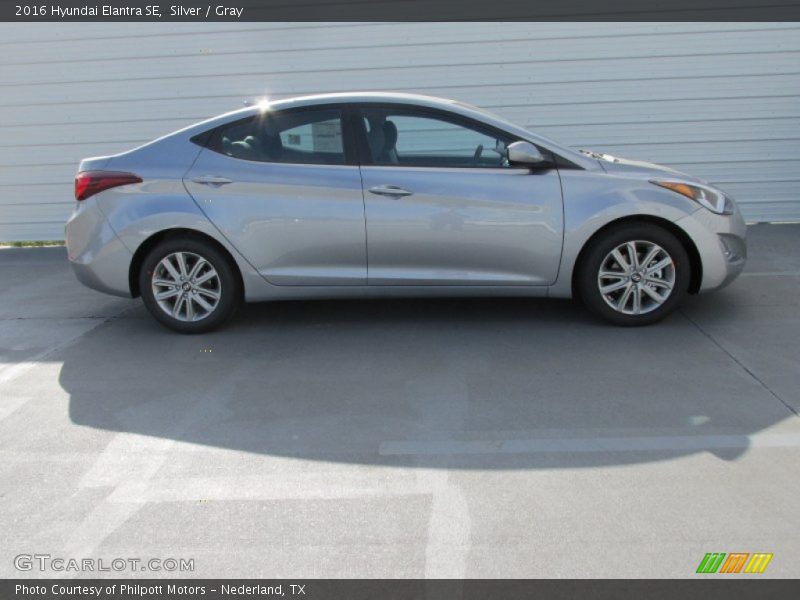Silver / Gray 2016 Hyundai Elantra SE