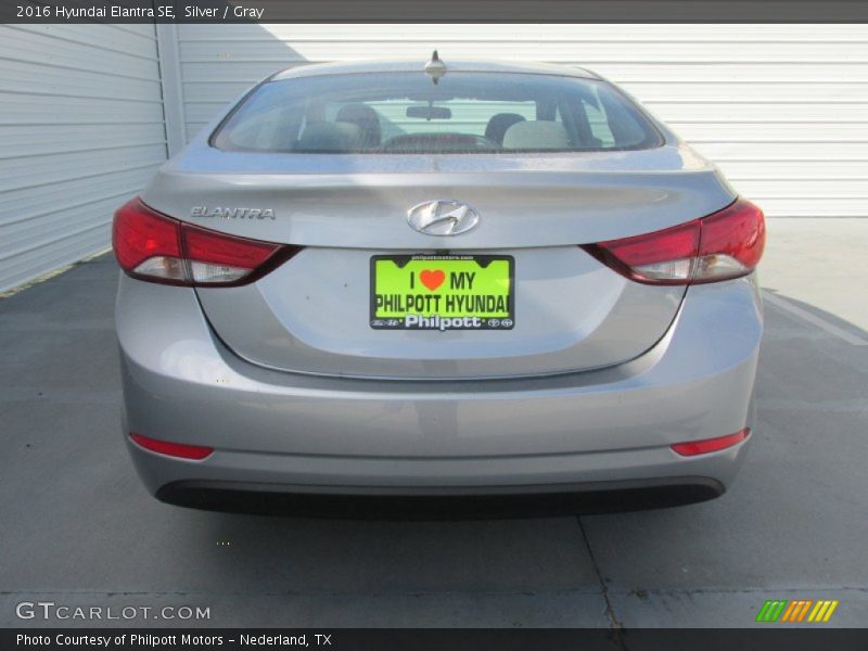 Silver / Gray 2016 Hyundai Elantra SE