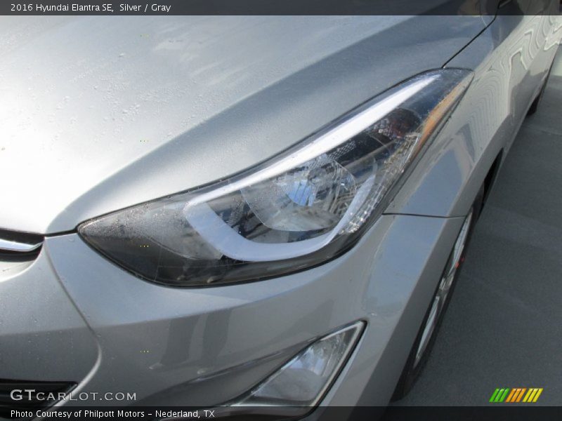 Silver / Gray 2016 Hyundai Elantra SE