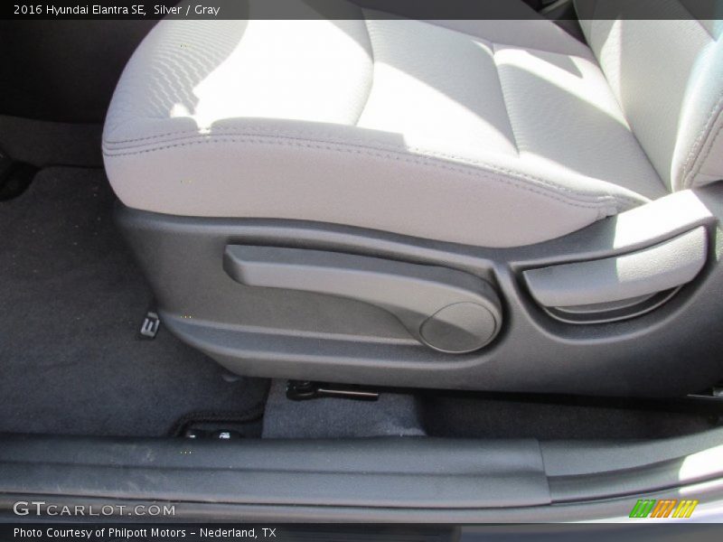 Silver / Gray 2016 Hyundai Elantra SE