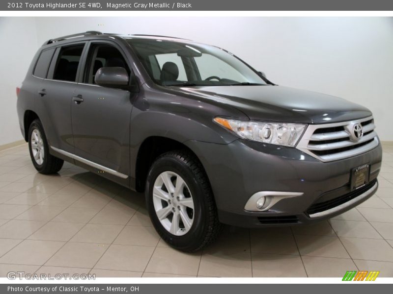 Magnetic Gray Metallic / Black 2012 Toyota Highlander SE 4WD