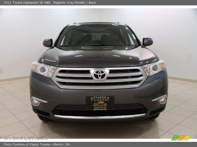 Magnetic Gray Metallic / Black 2012 Toyota Highlander SE 4WD