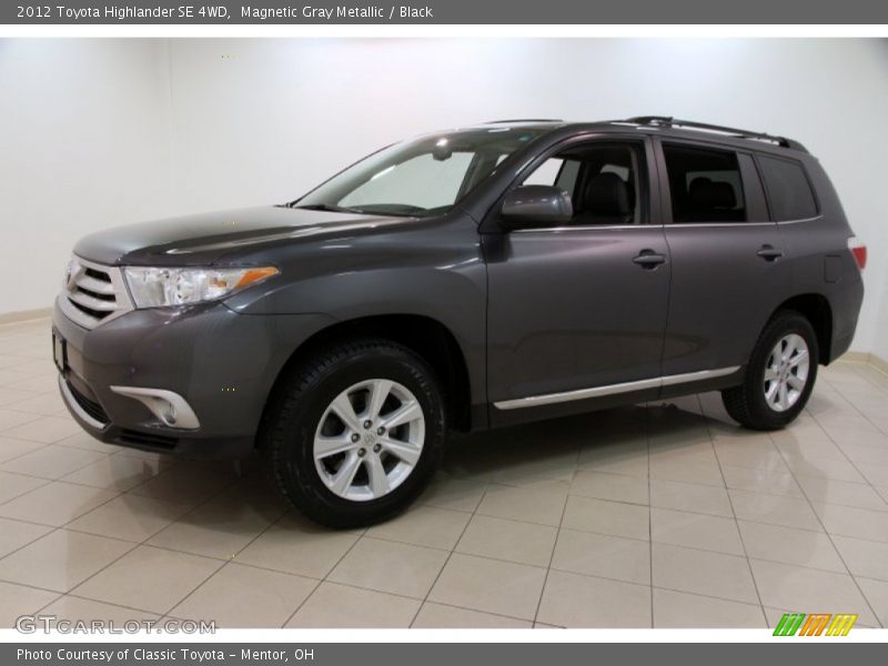 Front 3/4 View of 2012 Highlander SE 4WD