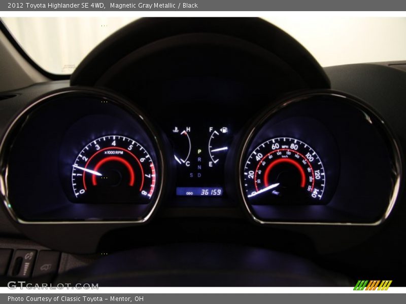 Magnetic Gray Metallic / Black 2012 Toyota Highlander SE 4WD
