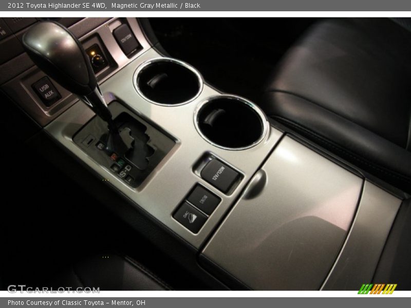 Magnetic Gray Metallic / Black 2012 Toyota Highlander SE 4WD