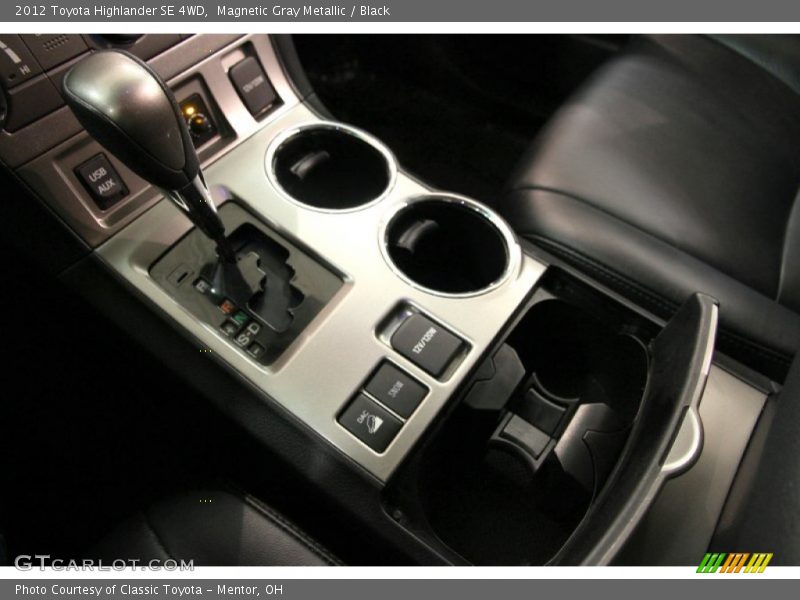 Magnetic Gray Metallic / Black 2012 Toyota Highlander SE 4WD