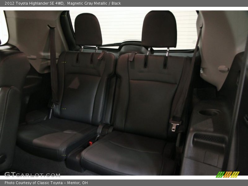 Magnetic Gray Metallic / Black 2012 Toyota Highlander SE 4WD