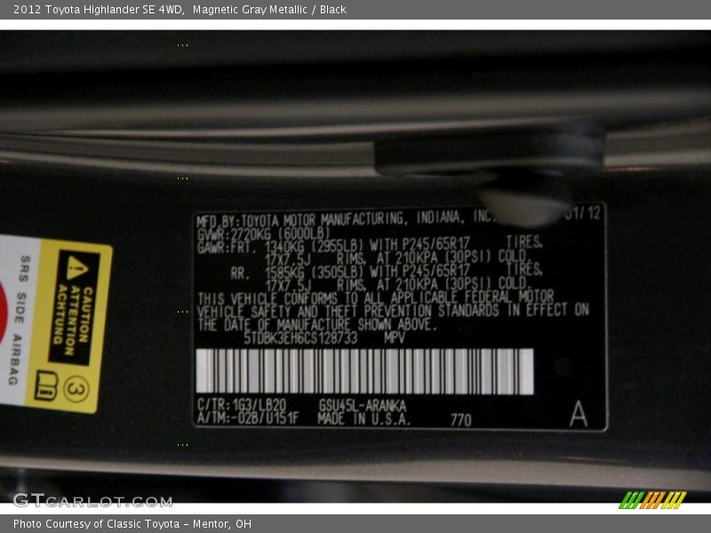 Magnetic Gray Metallic / Black 2012 Toyota Highlander SE 4WD