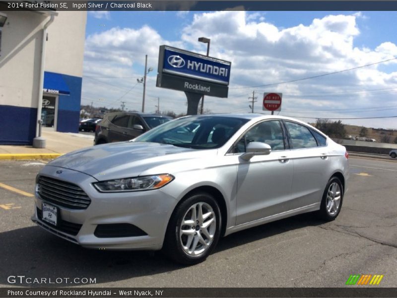 Ingot Silver / Charcoal Black 2014 Ford Fusion SE