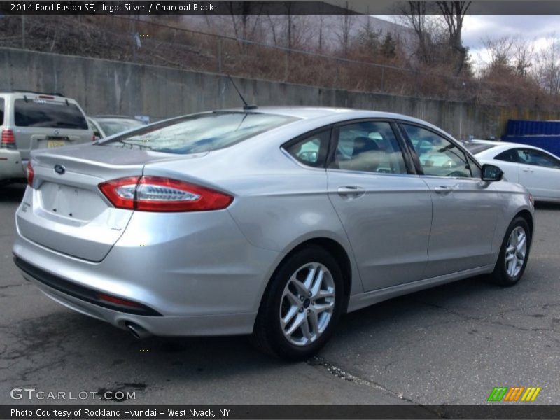 Ingot Silver / Charcoal Black 2014 Ford Fusion SE